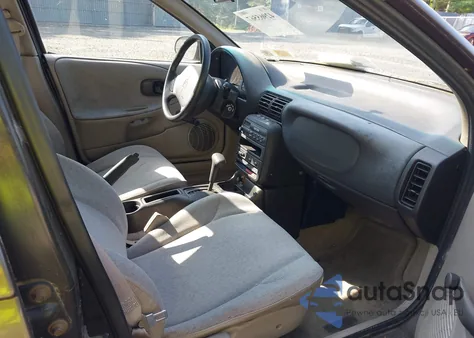 1998 Saturn Sl1 из США, поврежденный, VIN 1G8ZH5281WZ197520